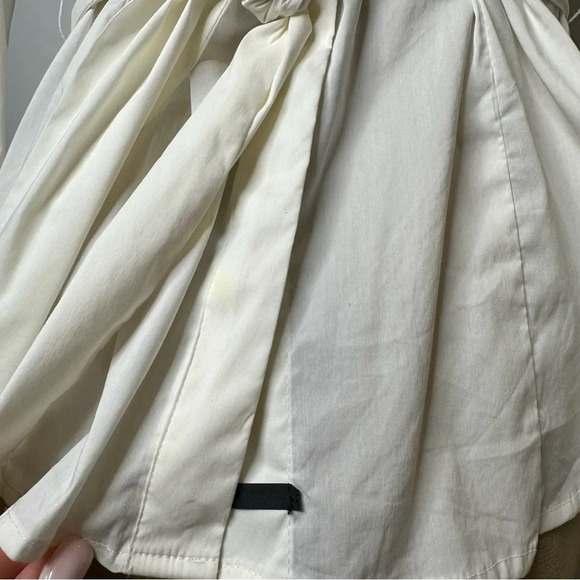 172.  white blouse - Picture 13 of 16